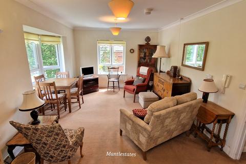 2 bedroom flat for sale, Goodwin Court, Church Hill Road EN4