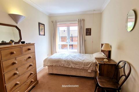 2 bedroom flat for sale, Goodwin Court, Church Hill Road EN4