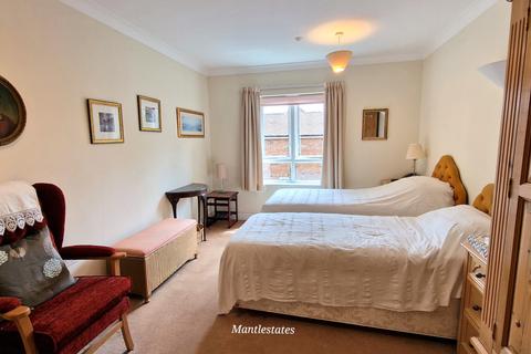 2 bedroom flat for sale, Goodwin Court, Church Hill Road EN4