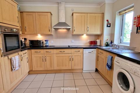 2 bedroom flat for sale, Goodwin Court, Church Hill Road EN4