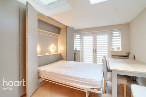 41 Willenhall Drive, Hayes, UB3 2UU
