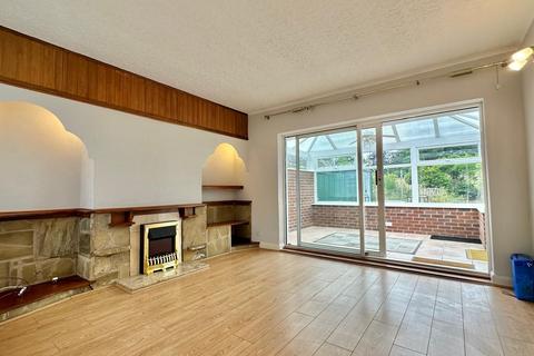 3 bedroom detached bungalow to rent, Heather Road, Coventry, CV3