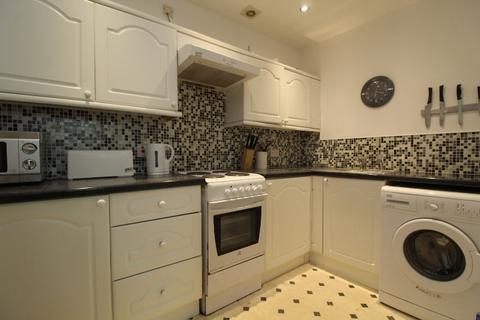 2 bedroom flat to rent, 57 Randolph Road 3/2, Broomhill G11 7JJ