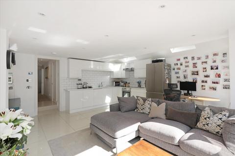 2 bedroom flat to rent, 5 Rudloe Road, London, SW12