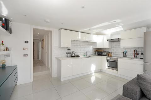 2 bedroom flat to rent, 5 Rudloe Road, London, SW12