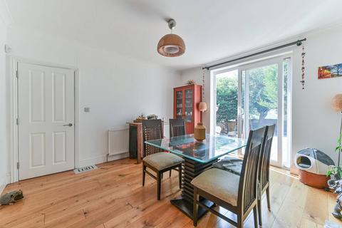 31 Canham Road, London, SE25 6SA