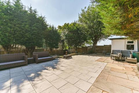 31 Canham Road, London, SE25 6SA