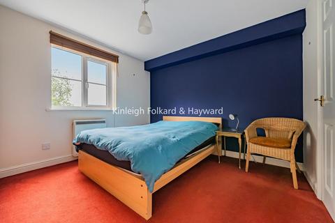 2 bedroom flat for sale, Leigh Hunt Drive, Southgate