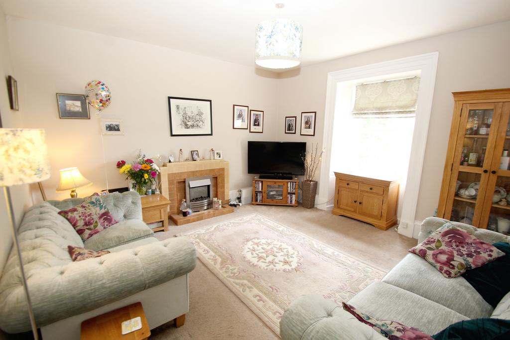 Lounge 1