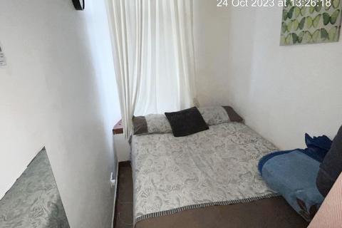 2 bedroom flat for sale, Bawhirley Road, Flat 2-2, Greenock PA15