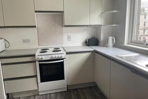 2 bedroom flat to rent, Rennies Court, City Centre, Aberdeen, AB11