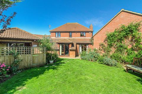 6 bedroom detached house for sale, Brill Place, Milton Keynes MK13