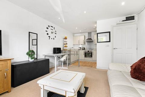 2 bedroom apartment for sale, Outfield Crescent, Wokingham RG40