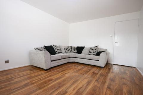 2 bedroom maisonette to rent, Campbell Road, Bow, London E3 4DP