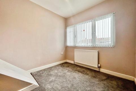 3 bedroom terraced house to rent, Humber Way, Langley SL3