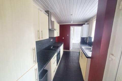 2 bedroom end of terrace house to rent, Percival Street, Sunderland SR4