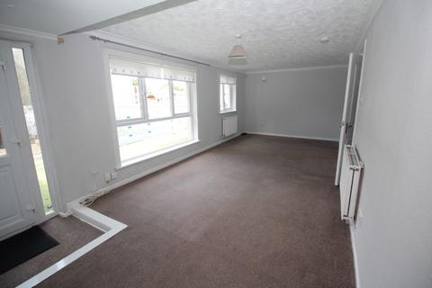 3 bedroom end of terrace house to rent, 16 Medlar Road Cumbernauld G67 3AL