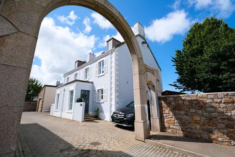 3 bedroom semi-detached house for sale, 22 La Belle Vallette, La Ruette Des Ecorvees, Jersey JE2