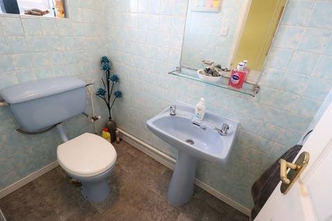 3 bedroom semi-detached house for sale, Pinewood Avenue, Leigh-on-Sea, SS9