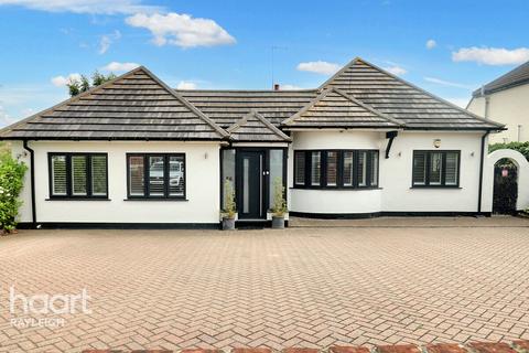 Leigh on Sea - 4 bedroom detached bungalow for sale