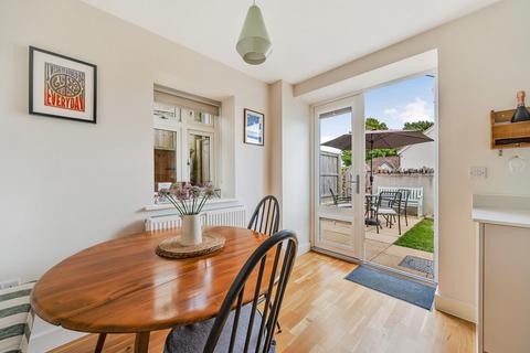 2 Bawns Close, Long Ashton, Bristol, BS41 9FN