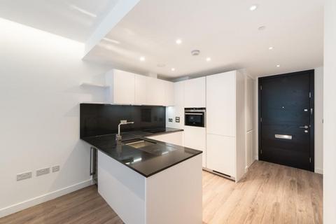 Studio to rent, Cashmere House, Leman Street, Aldgate, London, E1