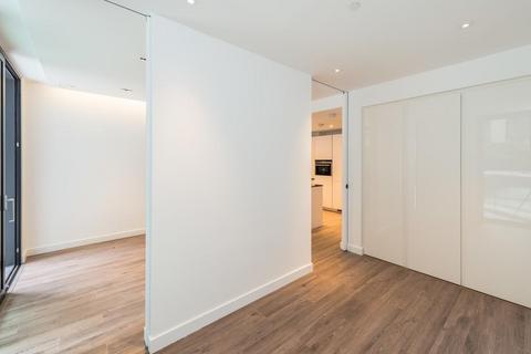 Studio to rent, Cashmere House, Leman Street, Aldgate, London, E1