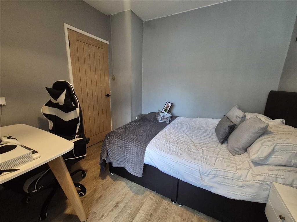 Bedroom 2 - Image 2