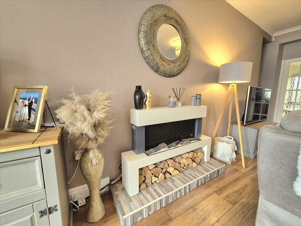 Lounge - Image 5