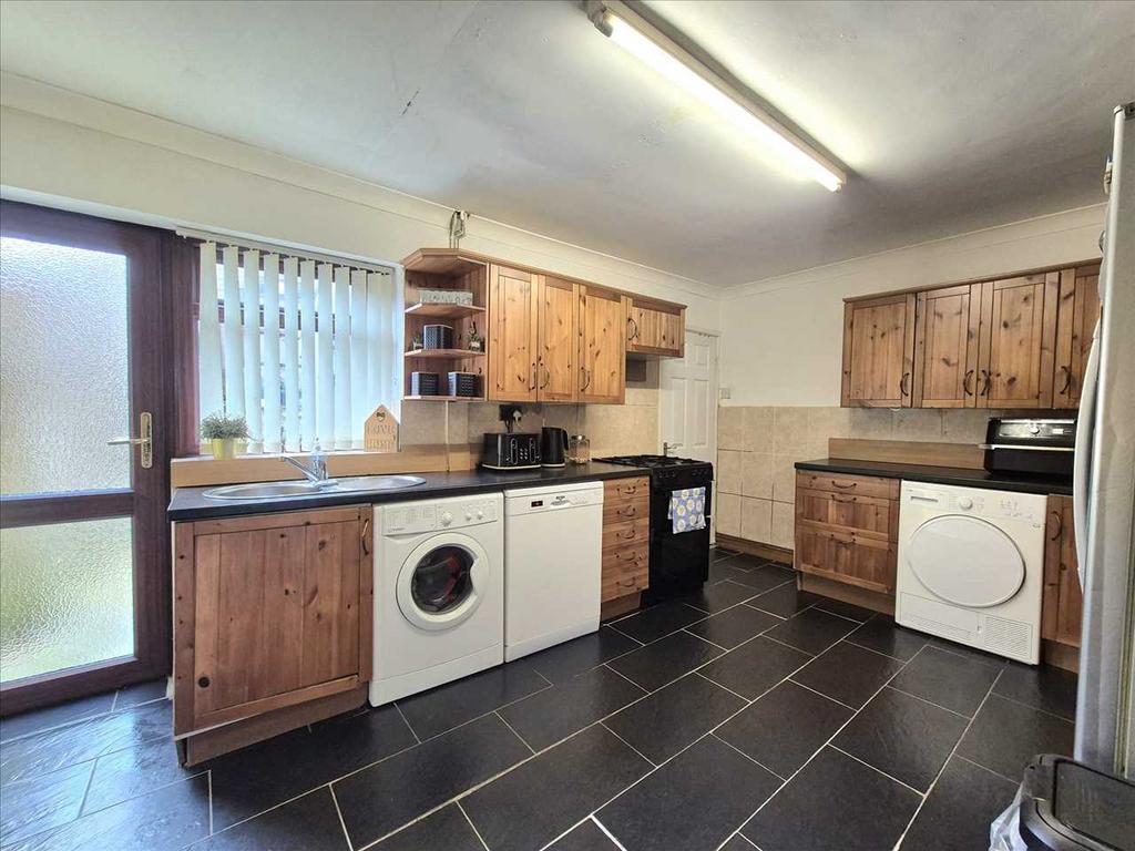 Kitchen - Image 1