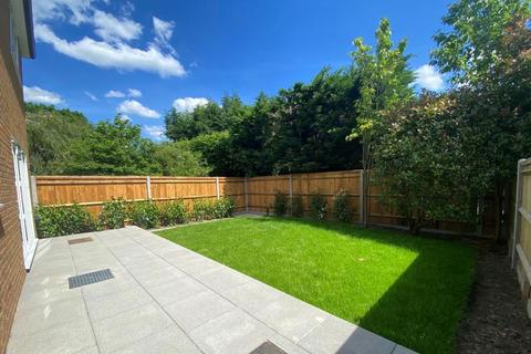 undefined, Evelyn Close, Woking GU22