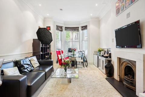 2 bedroom flat to rent, Courtfield Gardens, South Kensington, London, SW5