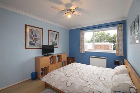 2 bedroom apartment for sale, 122 Rayleigh Road, Hadleigh SS7