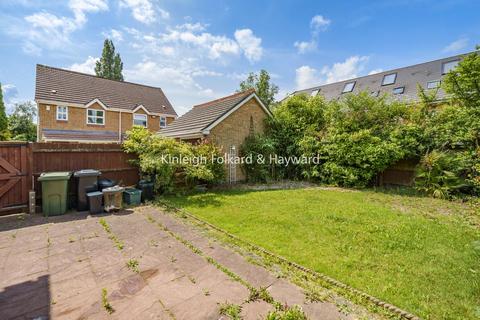 3 bedroom semi-detached house for sale, Lavender Close, Bromley