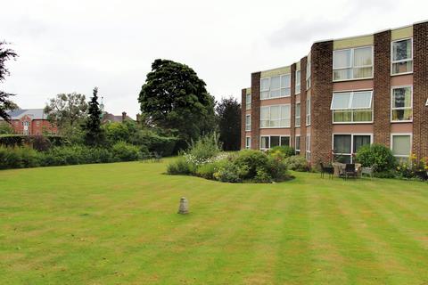 2 bedroom apartment for sale, Parkside Court, Weybridge, Surrey, KT13 8AG