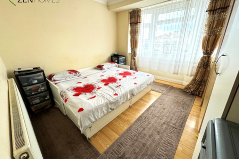 2 bedroom flat to rent, London N18