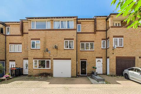 3 bedroom townhouse for sale, Shackleton Place, Milton Keynes MK6