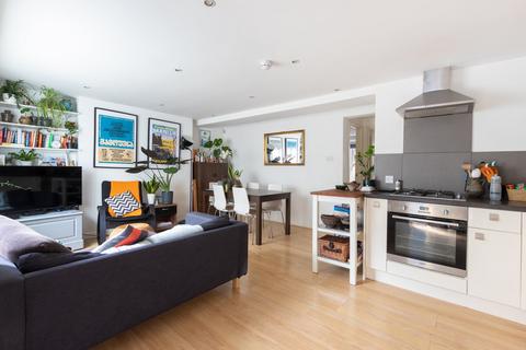 2 bedroom flat to rent, Cambridge Grove, London W6