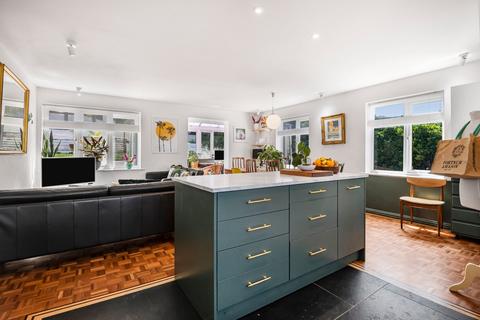 4 Ashurst Avenue, Saltdean, Brighton, BN2 8DR