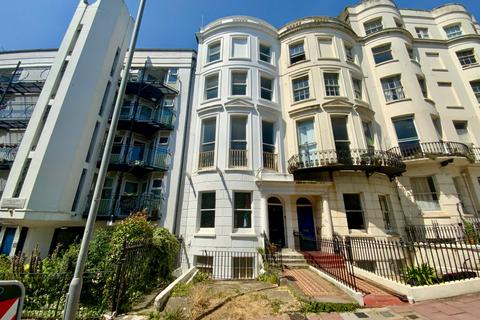 3 bedroom flat to rent, Montpelier Road, Brighton, BN1
