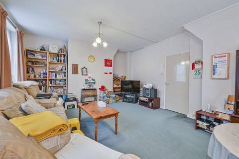 3 bedroom flat for sale, Frampton Street, St John's Wood, London, NW8