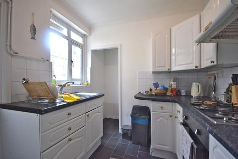 2 bedroom terraced house to rent, Station Road, Portsmouth, PO3