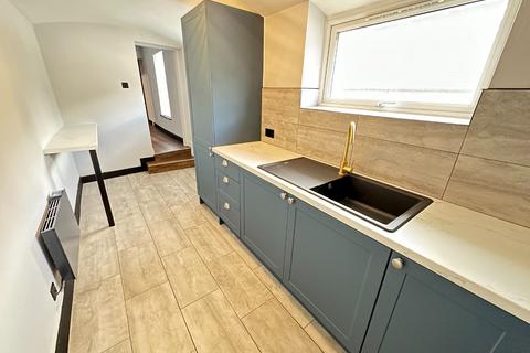 1 bedroom maisonette to rent, North Street, Luton, Bedfordshire, LU2 7QN