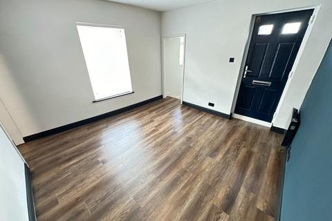 1 bedroom maisonette to rent, North Street, Luton, Bedfordshire, LU2 7QN