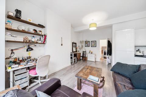 1 bedroom flat to rent, Valmar Road Camberwell SE5