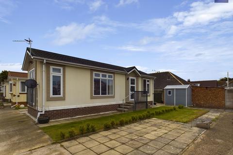 Pine Crescent, Newholme Residential Park, FY3