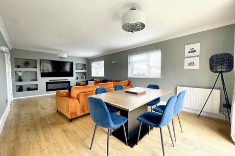 5 Downs Walk, Peacehaven, BN10 7SN