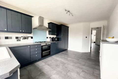 5 Downs Walk, Peacehaven, BN10 7SN