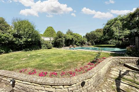 4 bedroom detached house for sale, Fairlight Avenue, Telscombe Cliffs, BN10 7BS