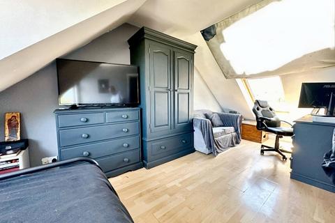 4 bedroom detached house for sale, Fairlight Avenue, Telscombe Cliffs, BN10 7BS